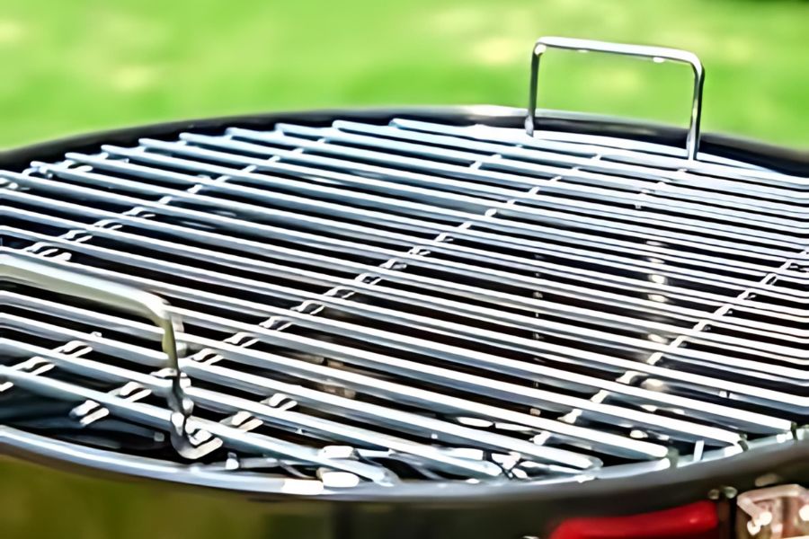 pochromovaná mřížka grilu